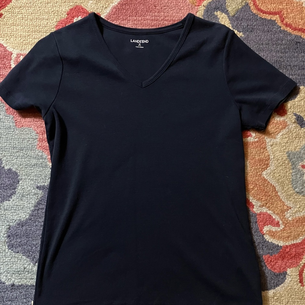 NWOT Lands' End Women's Navy lV-Neck Tee - Medium